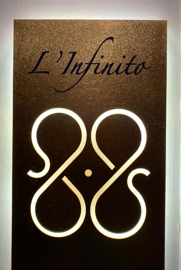 L'Infinito 88 Charmant Rooms Neapel Exterior foto