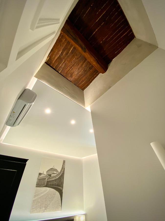 L'Infinito 88 Charmant Rooms Neapel Exterior foto