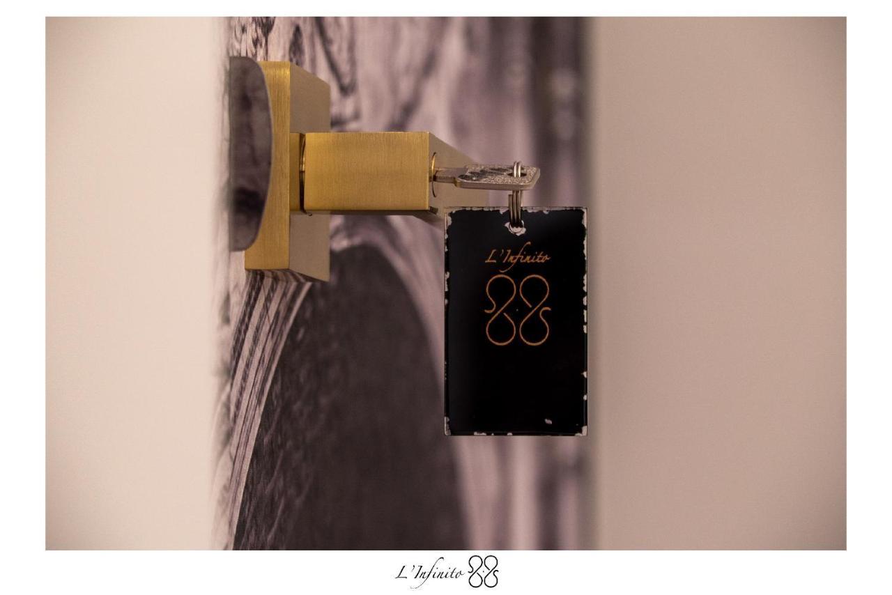 L'Infinito 88 Charmant Rooms Neapel Exterior foto