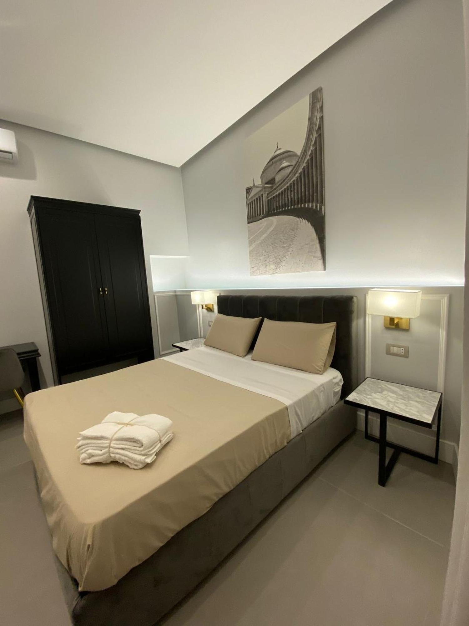 L'Infinito 88 Charmant Rooms Neapel Zimmer foto
